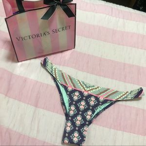 VS The Itsy Swim Bottom